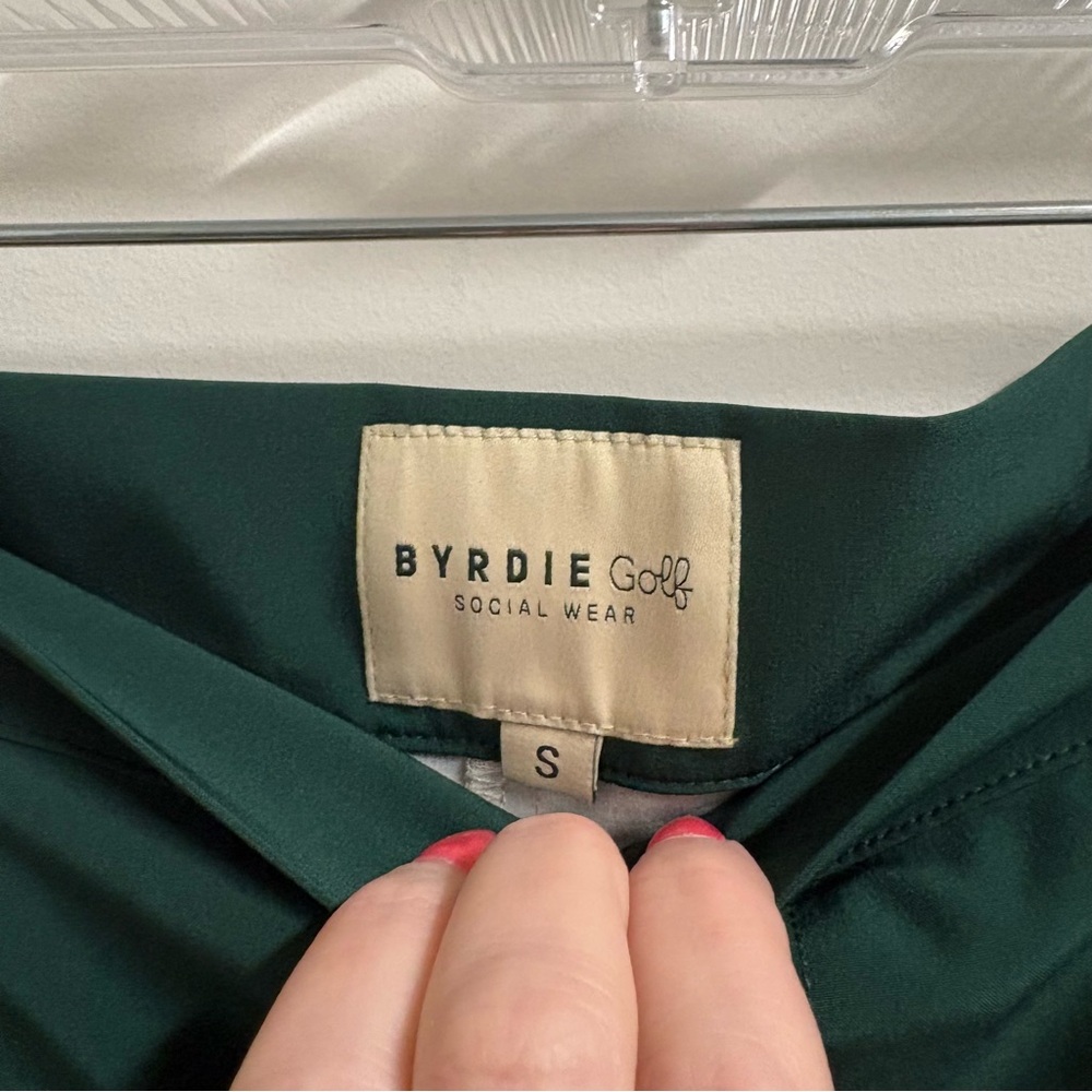 Women’s Green Golf Skirt with Front Slit - Picture 5 of 8